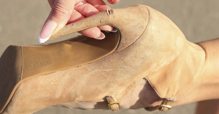 Man Wouldn’t Buy Wife Expensive Shoes At the Airport Even After She Broke a Heel Right Before Boarding - Featured image