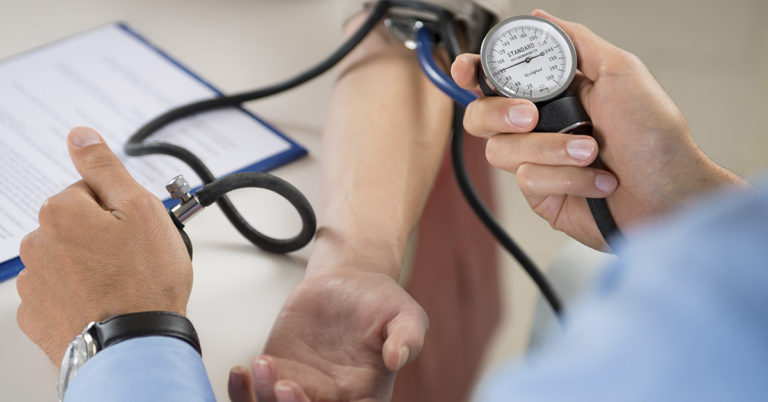 How to lower your blood pressure without using medication - Featured image