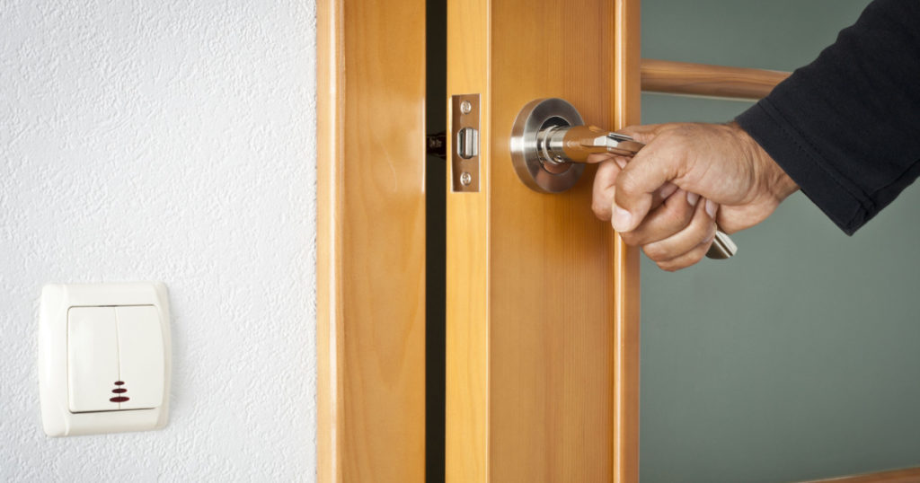 What Is an “Irish Exit”—and Is It Considered Rude? - Featured image