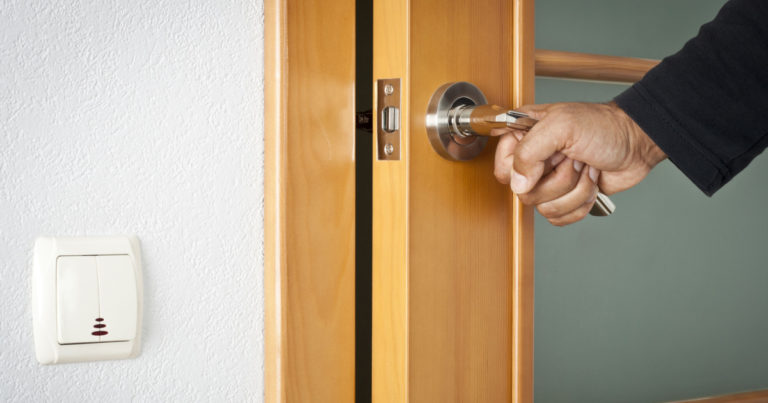 What Is an “Irish Exit”—and Is It Considered Rude? - Featured image