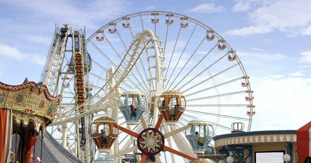 Take a Look at the World’s First Floating Theme Park with Unbelievable Facilities - Featured image