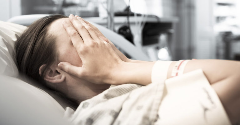 Twilight Zone Moment: Woman Wakes Up in Hospital, and Her Nurse Isn’t Who She Expected - Featured image