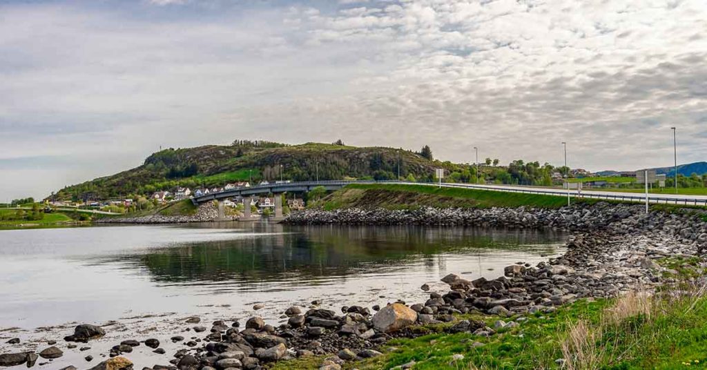 World First: Norway’s Floating Tunnels - Featured image