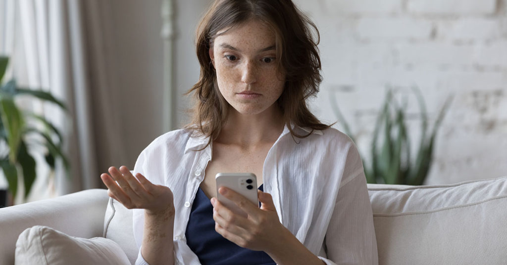 10 Women Share Stories of What It’s Like When Your Ex Tries to Contact You Years Later - Featured image