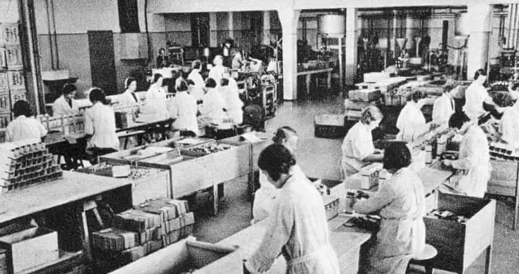 Workers at the Temmler factory in Berlin produced 35m tablets of Pervitin for the German army and Luftwaffe in 1940.