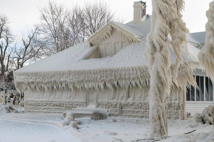 A Ohio house encased in snow after a blizzard.