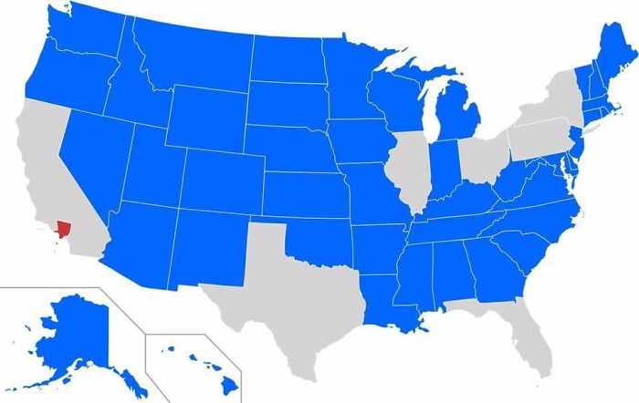 Map marking states that have less people than Los Angeles
