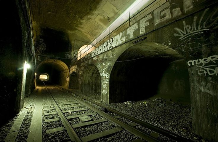 abandoned Paris Metro Stations
