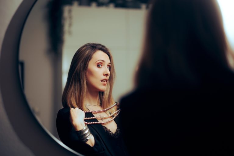 6 of the Most Narcissistic Signs of the Zodiac - Featured image