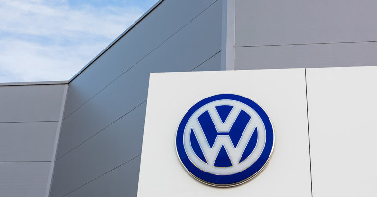 Volkswagen Plans to Invest Billions in Gasoline Engine Development - Featured image