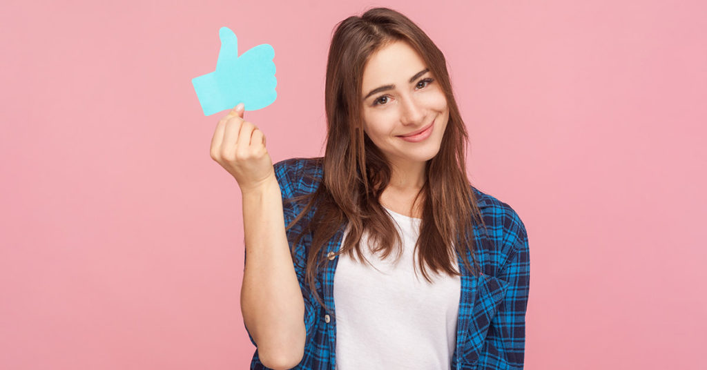 Gen Z Want People to Stop Using The Thumbs-Up Emoji After Revealing What They Think It Means - Featured image