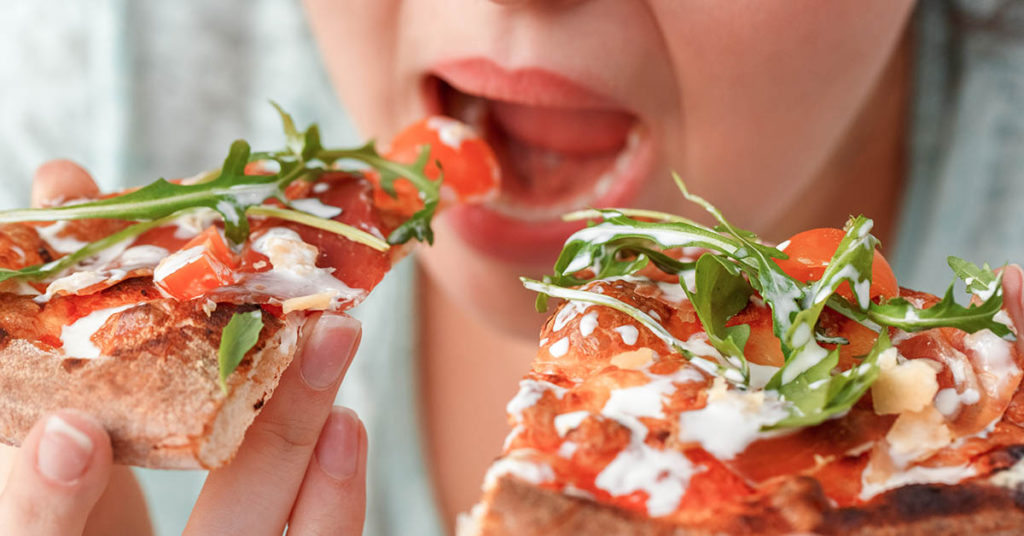 Social Media Influencer Dies During Live Stream of Multiple-Hour Food Binge - Featured image