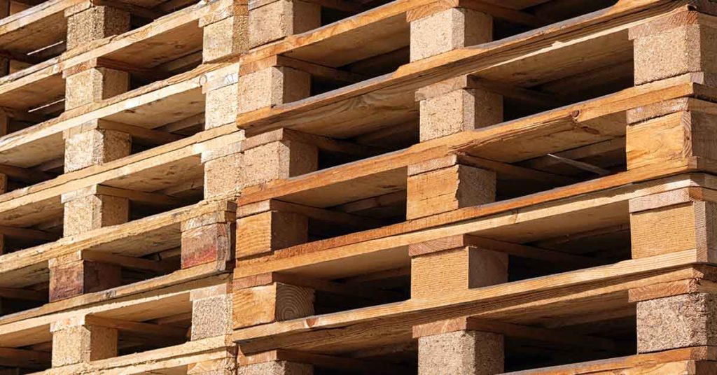 25 Ways To Reuse and Recycle Old Pallets to Brighten Up Any Interior! - Featured image