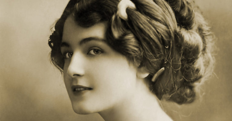 100-Year-Old Photos of the Most Beautiful Women of the Last Century - Featured image