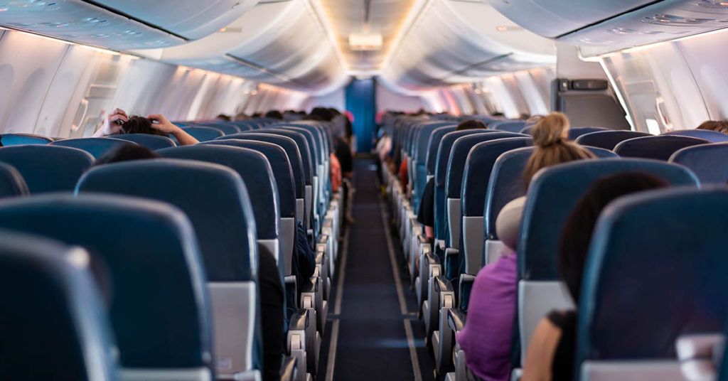 Female Soldier Boards Plane, Only To Have Man In 1st Class Refuse to Her Sit in Her Seat - Featured image