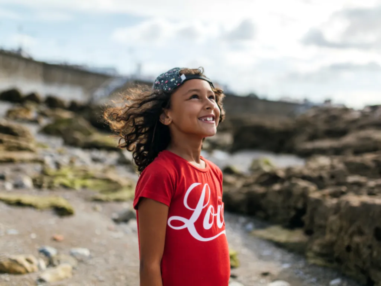 Girls Raised by Loving Mothers Grow Up into Strong, Independent Women - Featured image