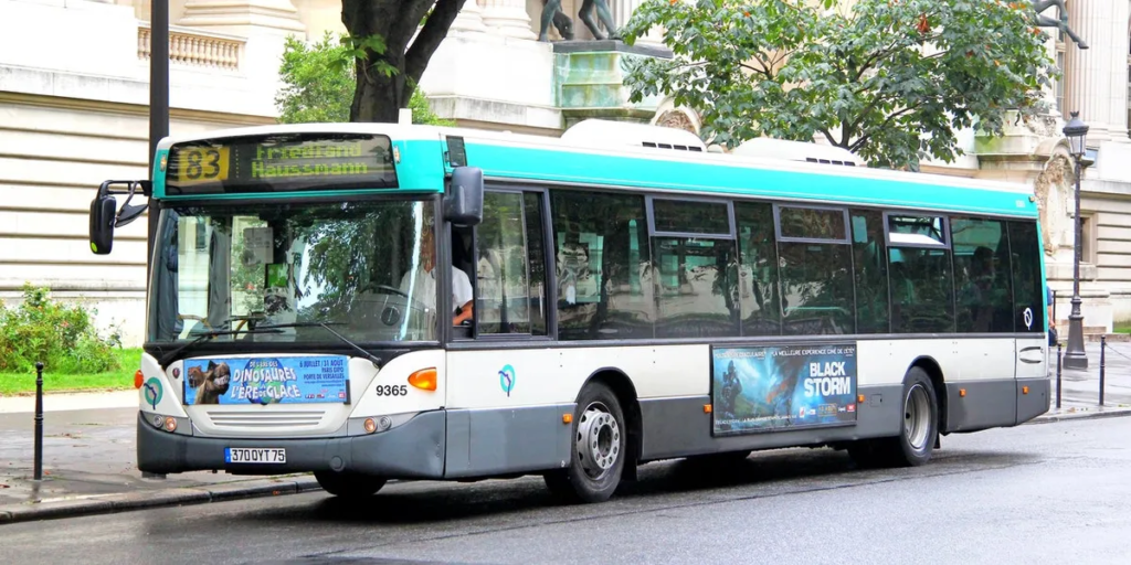 Passengers refused to make space for a man in a wheelchair – so what the bus driver did was amazing - Featured image