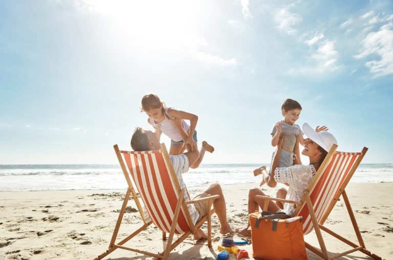 Why You Shouldn’t Post Vacation Photos While Still Away - Featured image