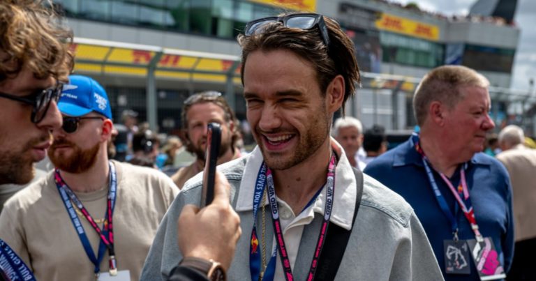 Famous Celebrities Who Passed Away in 2024 - Featured image