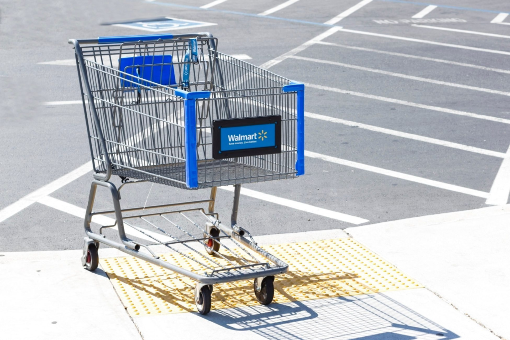 6 Secrets I Learned While Working at Walmart - Featured image