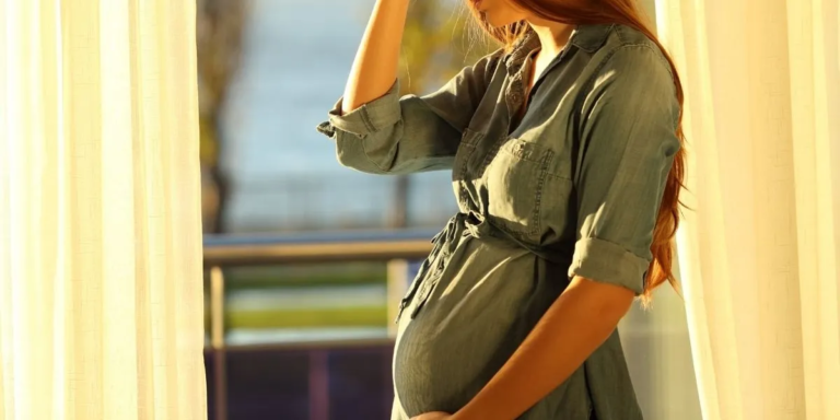 Guy Wonders If He’s In The Wrong For Telling His Roommate She Can’t Live With Him When He Finds Out She’s Pregnant - Featured image