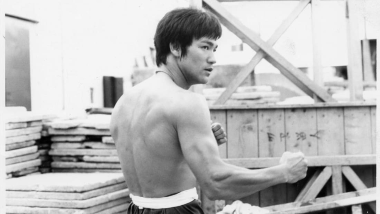 10 Amazing Facts About Bruce Lee - Featured image