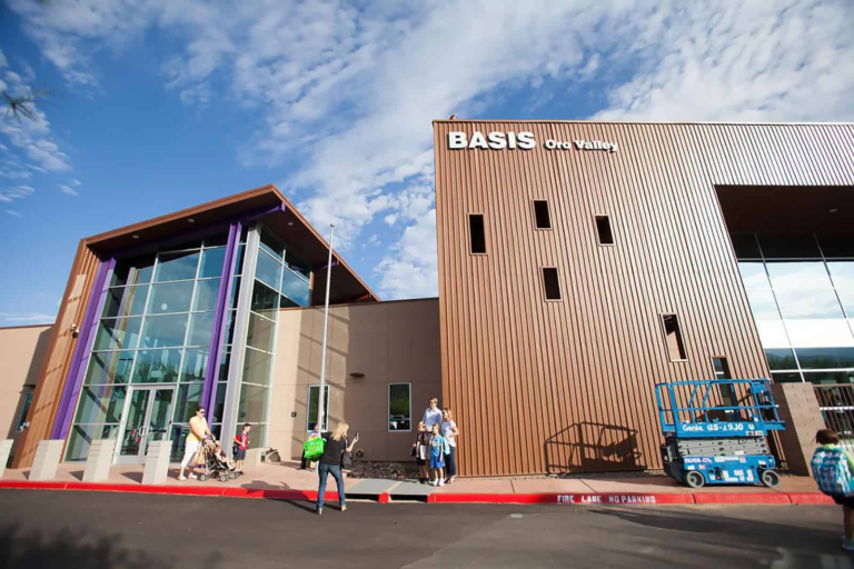 30 Of The Smartest Public High Schools In The US - Featured image