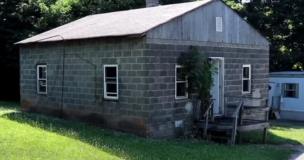 Man Turns Cinderblock House Into a Stunning Home—and Gets the Last Laugh - Featured image