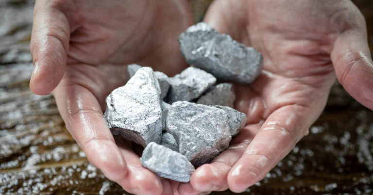 Japan Discovers 230 Million Tons of Rare Mineral That’s Worth Billions - Featured image