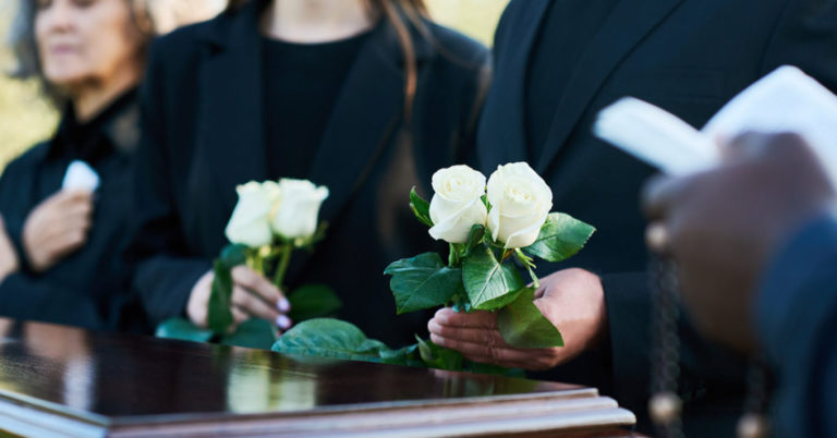 Woman Dies After Falling Into Elevator Shaft After Doors Opened to Empty Void - Featured image