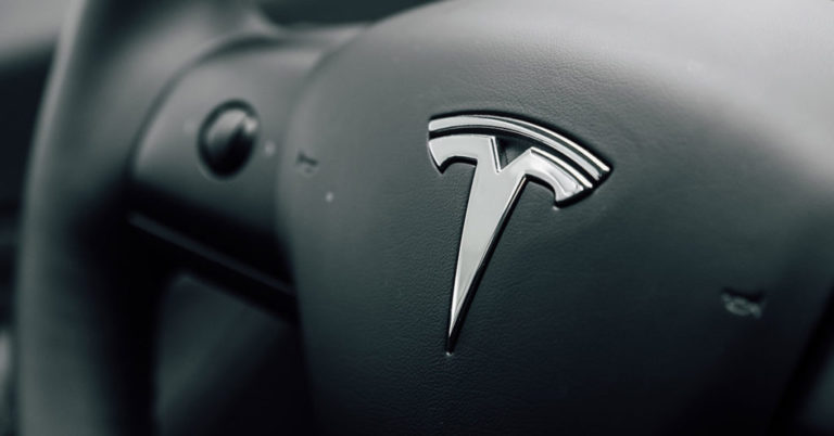 YouTuber Modifies His Tesla With a Gasoline Engine So It Can Drive 1,600 Miles Without Charging - Featured image