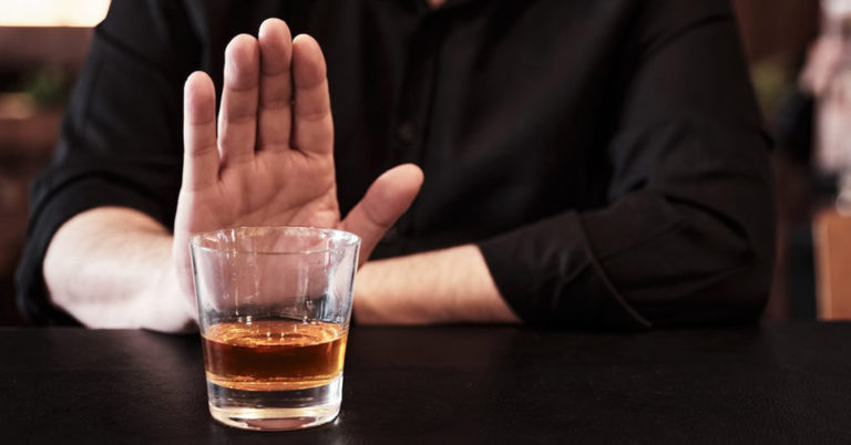 After More Than A Year Sober, Man Shares Everything That’s Changed Since He Gave Up Alcohol - Featured image