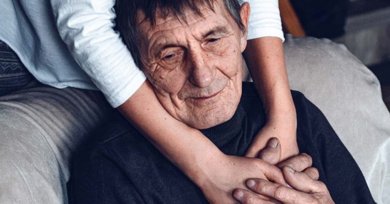 25 Signs of Alzheimer’s You Should Never Ignore - Featured image