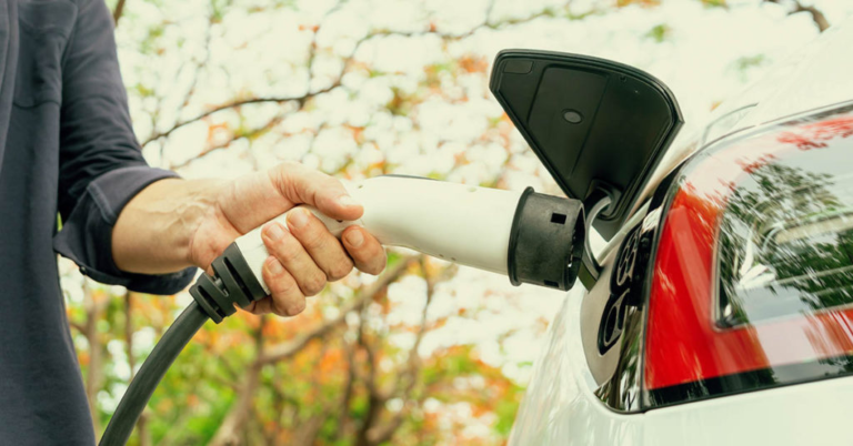 Electric Vehicle Owners Speak Out: Why Many Regret Their Purchase - Featured image