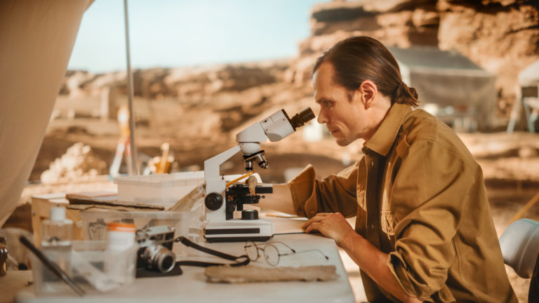 15 Fascinating Ancient Artifacts That Defy Explanation - Featured image