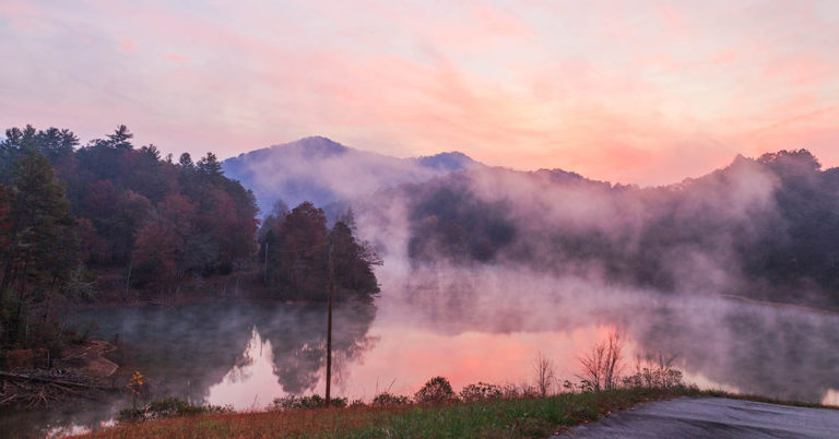 10 Mountain Towns That Are as Affordable as They Are Beautiful - Featured image