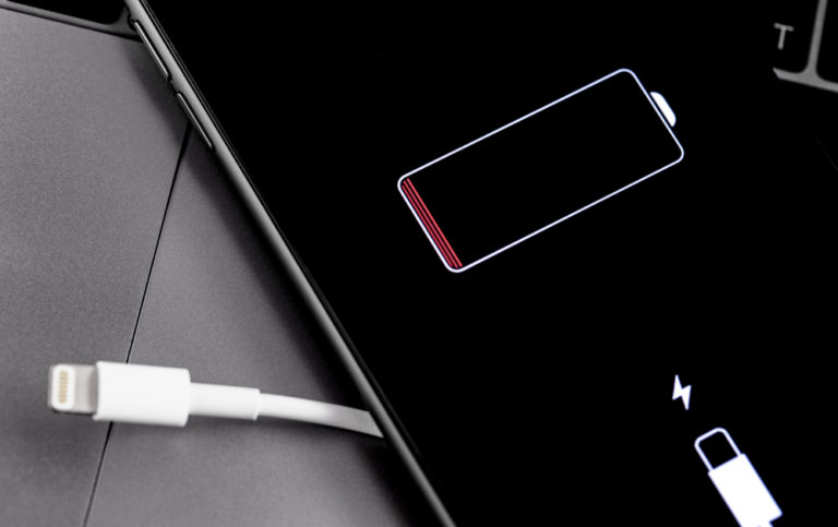 8 Truths About Charging Your Phone (You’re Probably Doing It Wrong) - Featured image