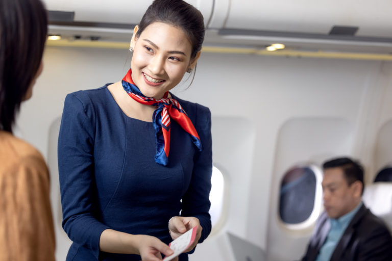 Flight Attendants Warning – 3 Foods and Drinks to Avoid on a Plane - Featured image