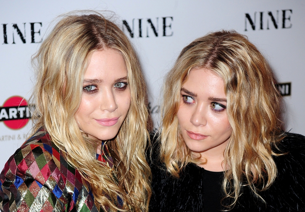 Mary-Kate Olsen, Ashley Olsen at New York Premiere of NINE, The Ziegfeld Theatre, New York, NY December 15, 2009