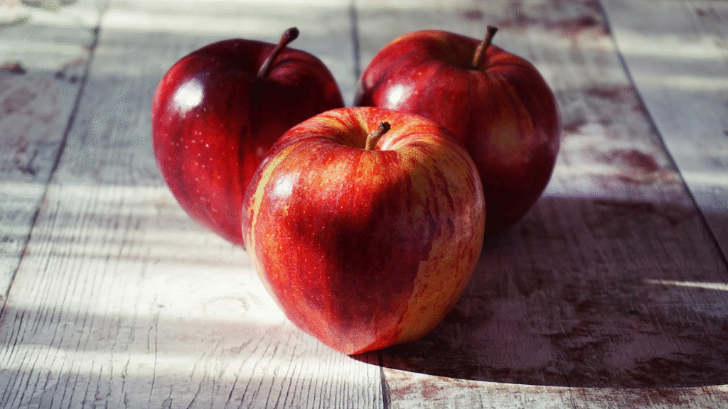 red apples
