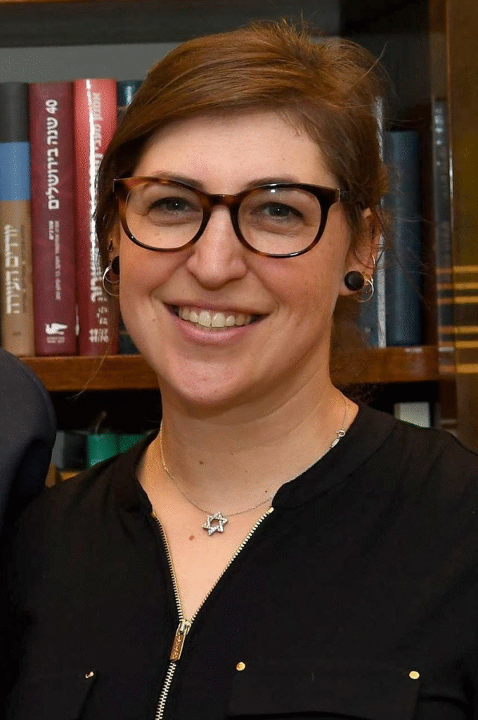 More details
The President of Israel, Reuven Rivlin, hosts the actress Mayim Bialik who visited Israel. Sunday, March 18, 2018. Photo Credit: Mark Neyman / GPO.