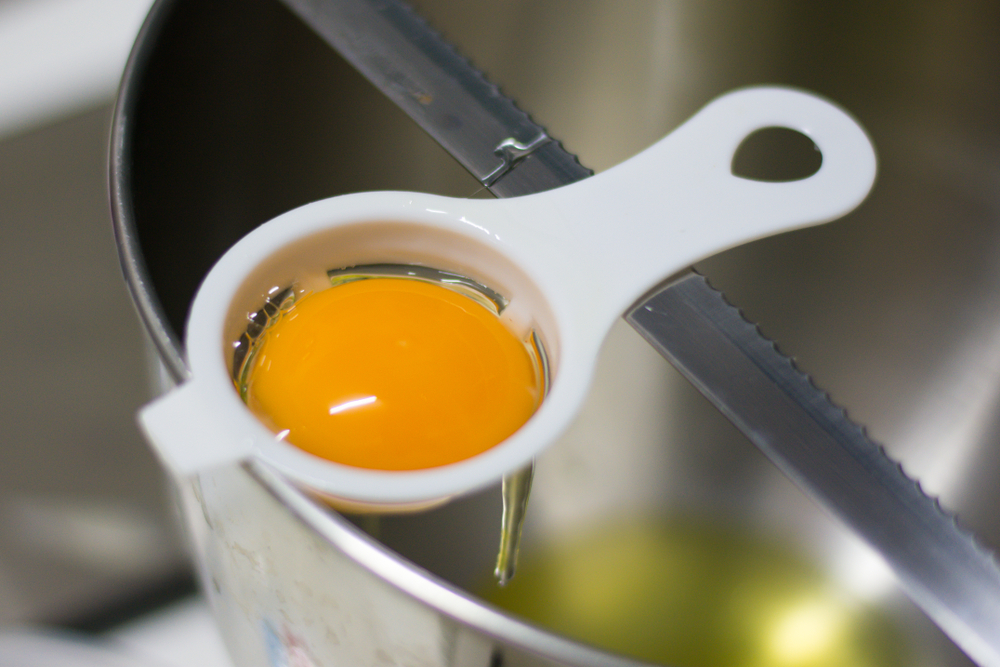 yolk separater tool