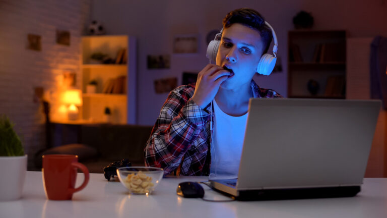 9 Nutritious Snacks to Boost Your Metabolism Before Bed - Featured image