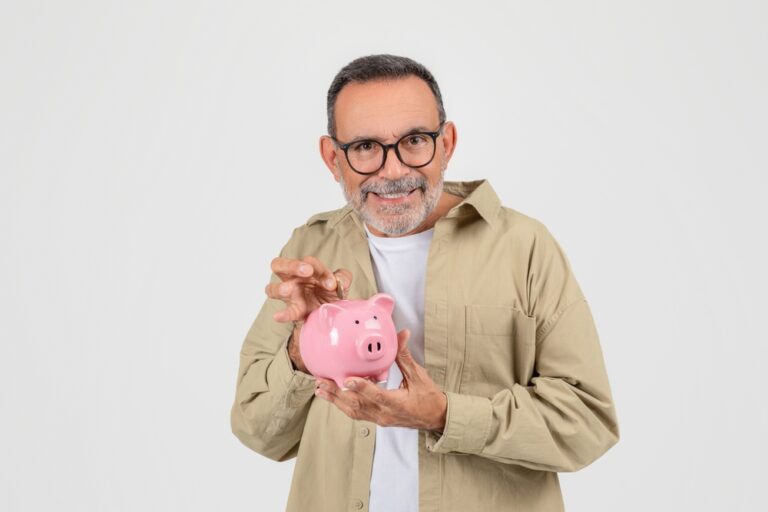 11 Items Thrifty People Swear Off Forever - Featured image