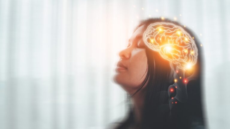 8 Strategies to Reprogram Your Mind for Positive Thinking - Featured image