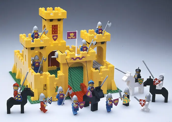 medievle castle set from lego