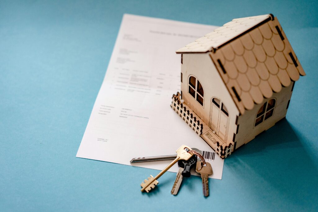 home keys and tiny house