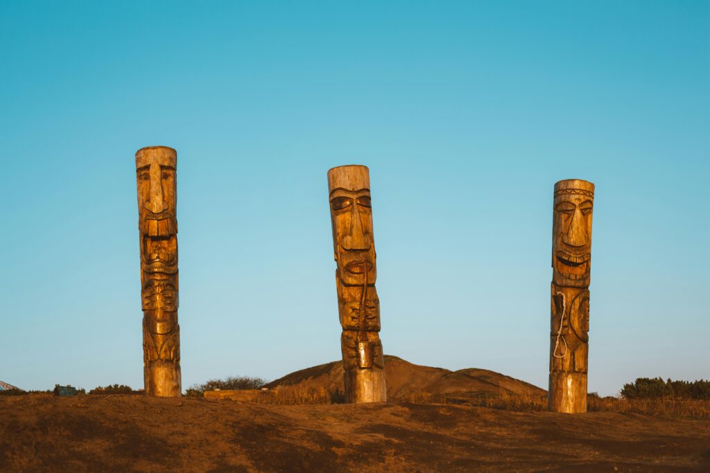 3 totem poles 