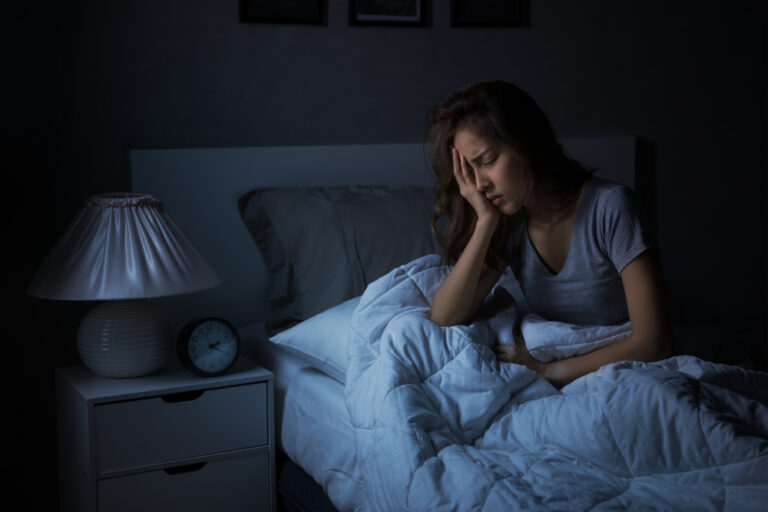 Why You Keep Waking Up at 3AM Every Night, According to Science - Featured image