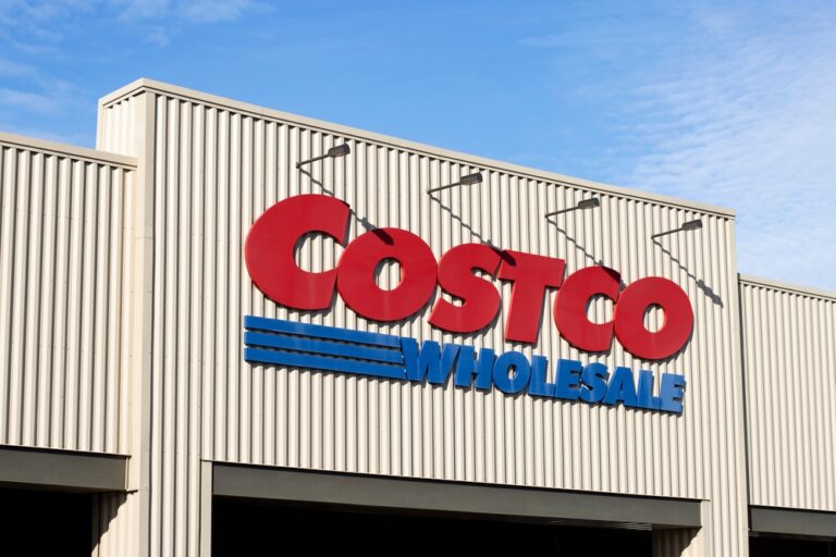 10 Secrets Behind Costco’s Best-Selling Rotisserie Chicken - Featured image